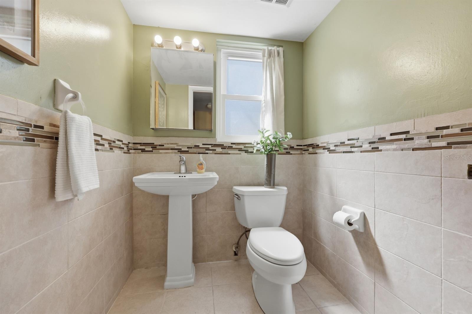 OAK CREST ESTATE - Residential