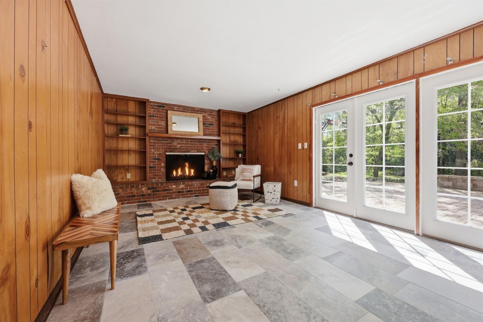 OAK CREST ESTATE - Residential