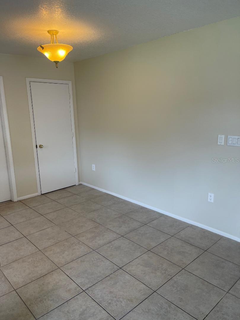 COUNTRY PLACE - Residential Lease