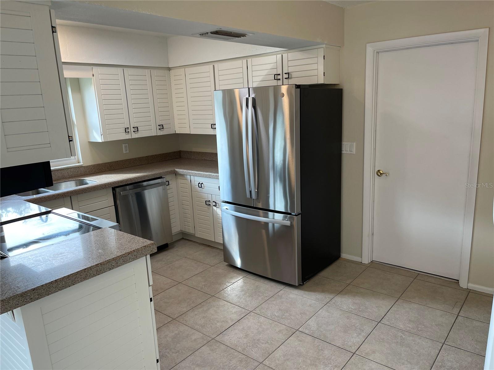 COUNTRY PLACE - Residential Lease