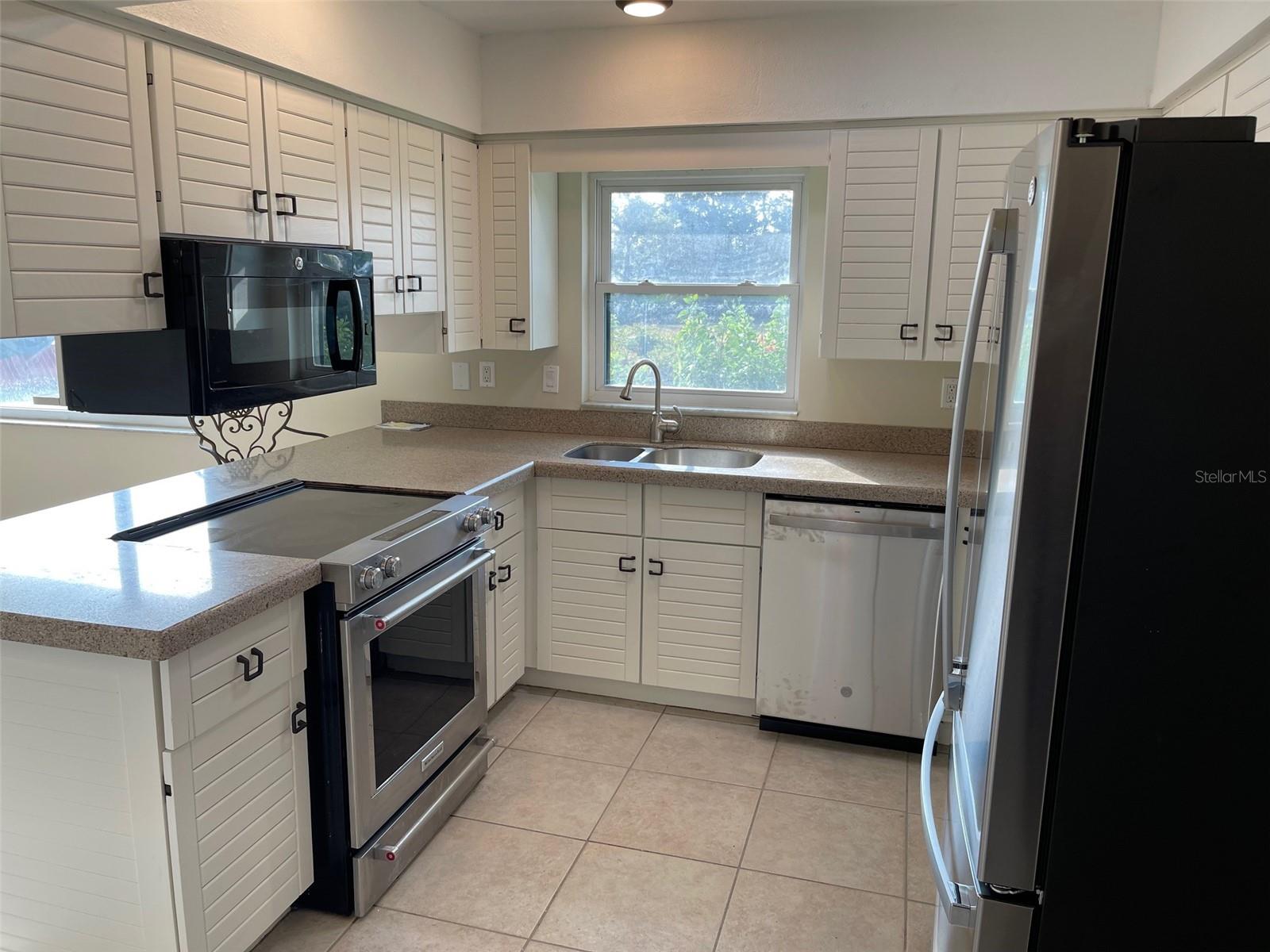 COUNTRY PLACE - Residential Lease