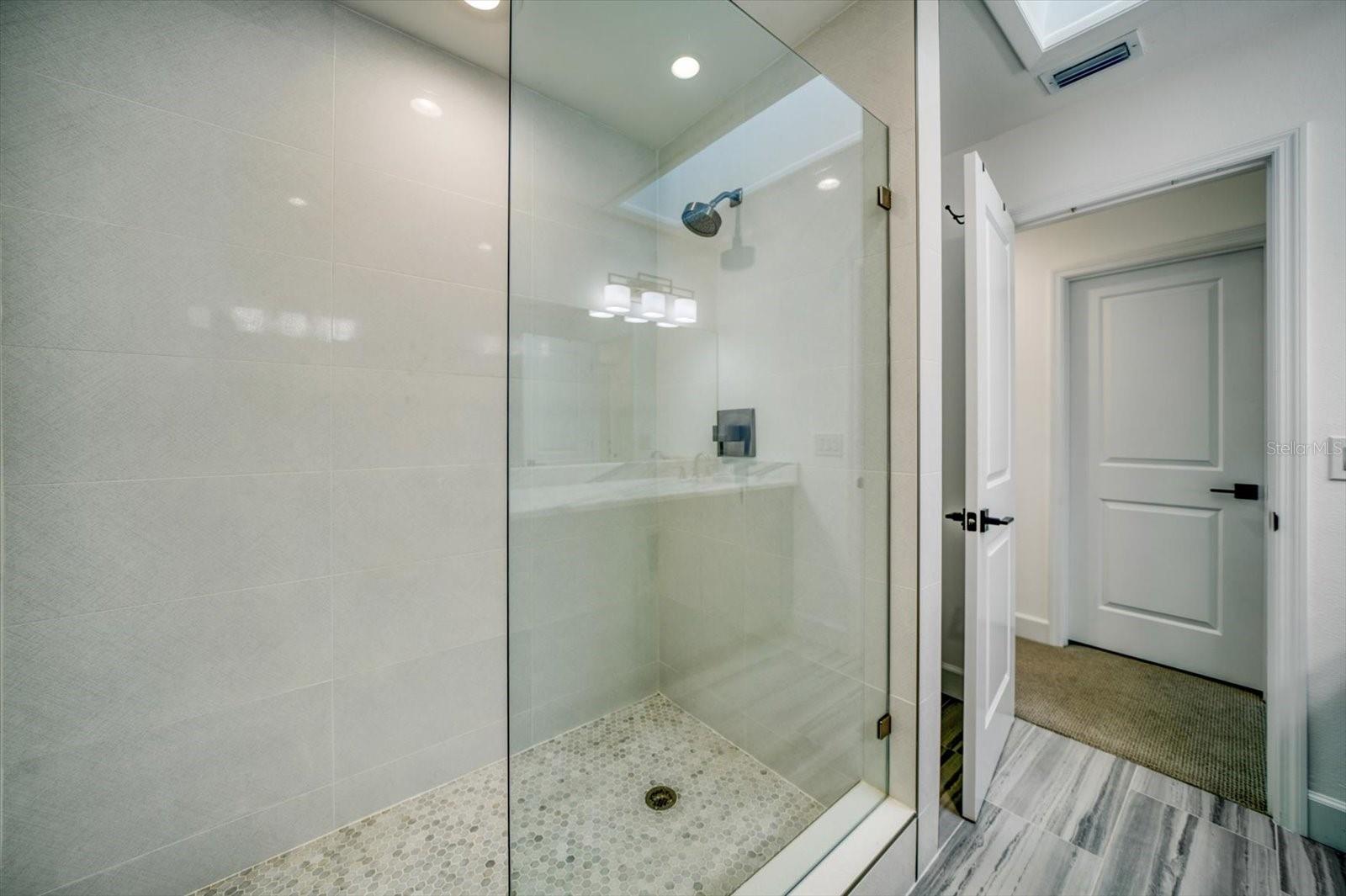 BELLEVUE ESTATES ISLAND 1ST ADD - Residential