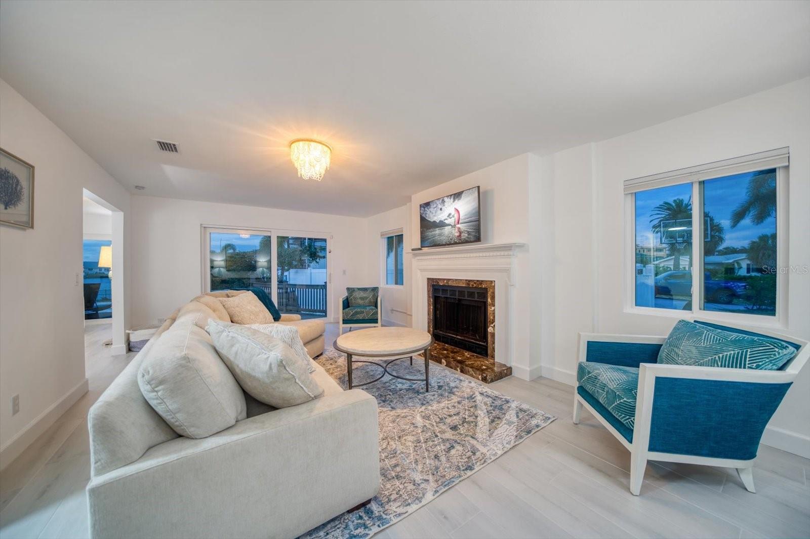 BELLEVUE ESTATES ISLAND 1ST ADD - Residential