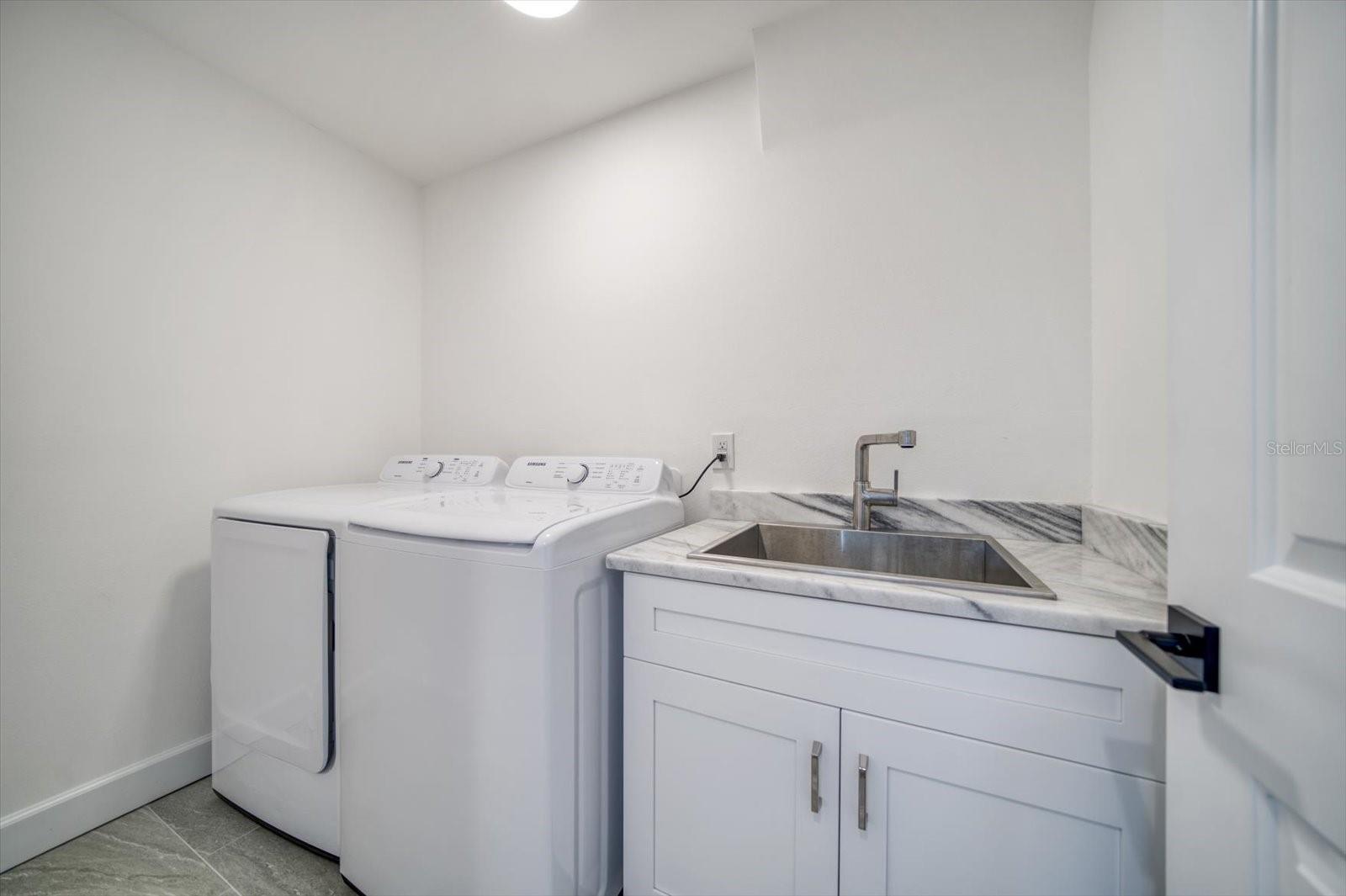 BELLEVUE ESTATES ISLAND 1ST ADD - Residential