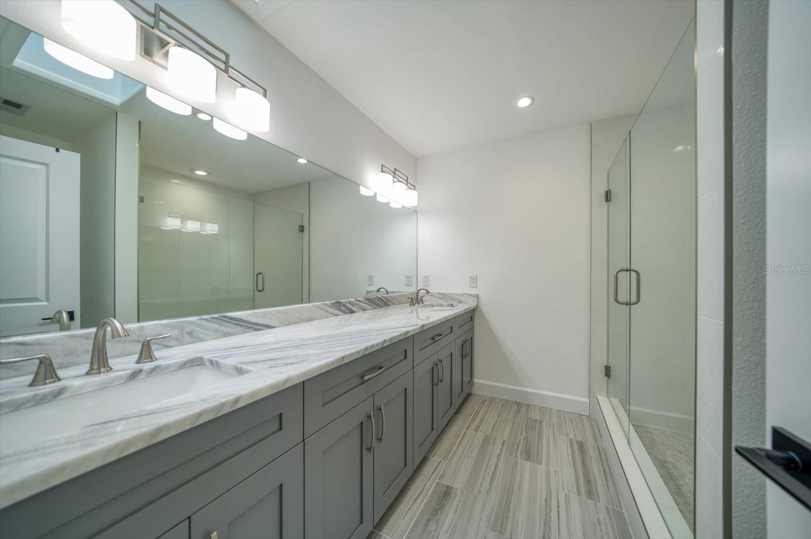 BELLEVUE ESTATES ISLAND 1ST ADD - Residential