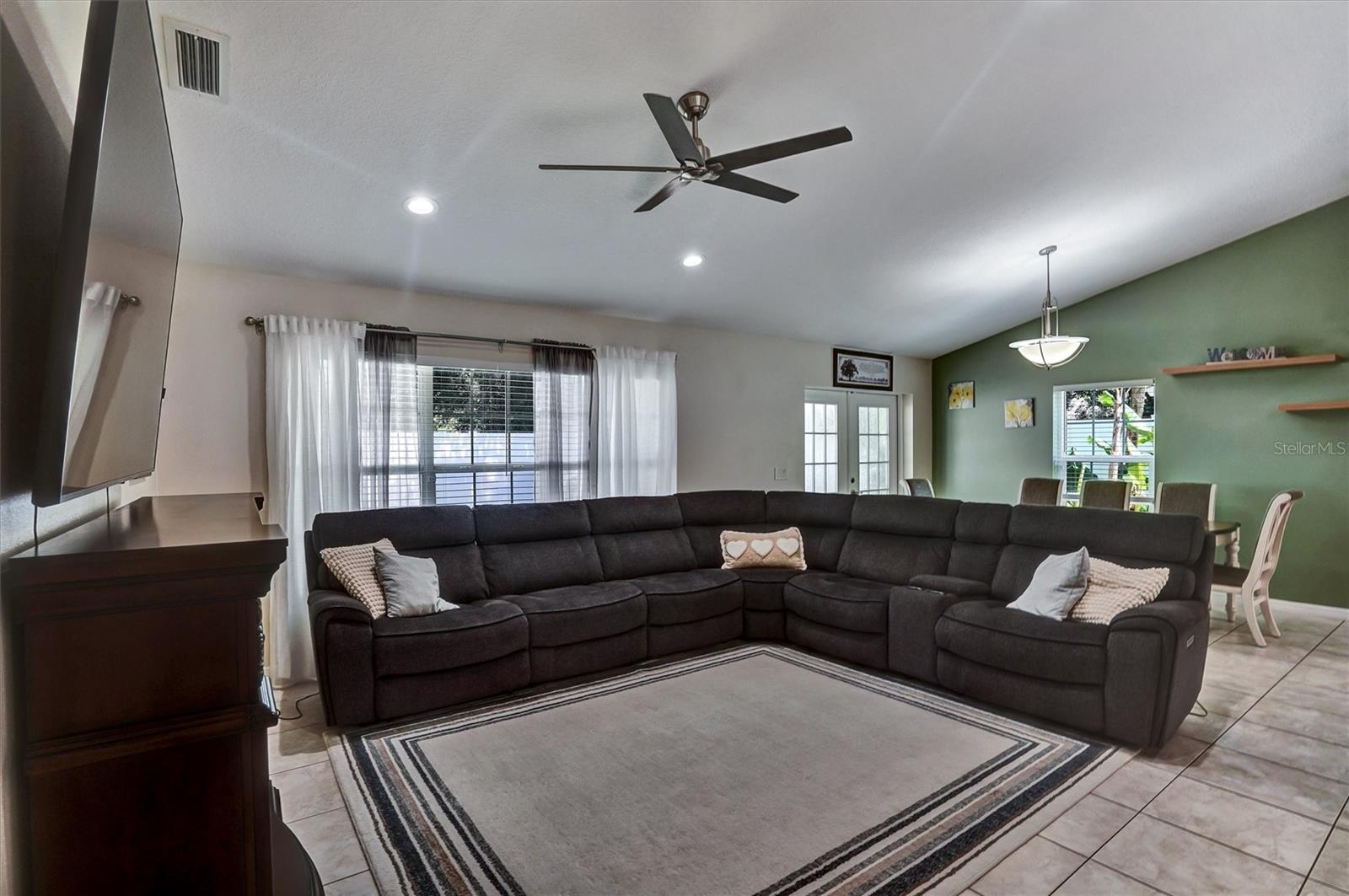 GROVES AT BAYTREE PH 01 - Residential