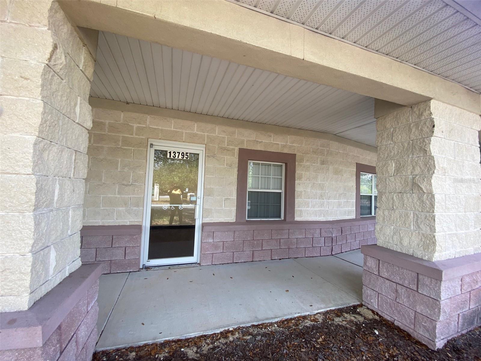 MARION OAKS UN 02 - Commercial Lease