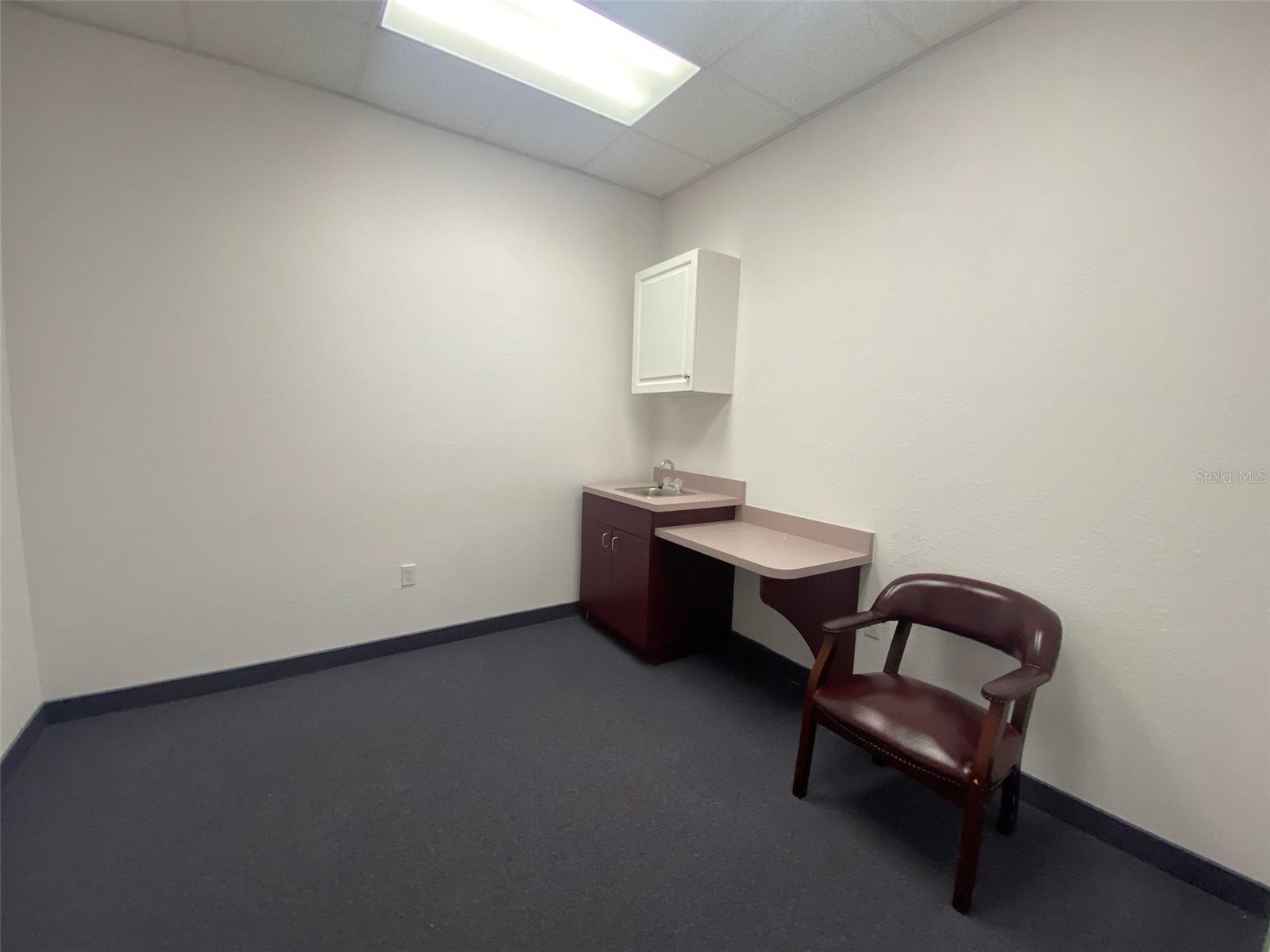 MARION OAKS UN 02 - Commercial Lease