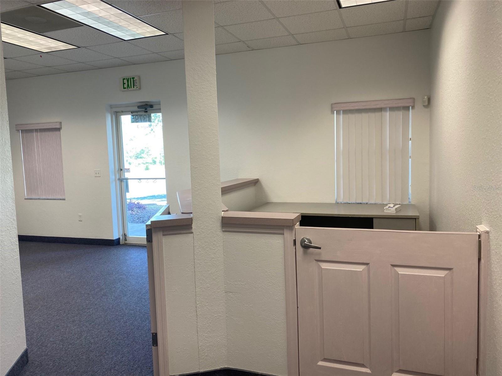 MARION OAKS UN 02 - Commercial Lease