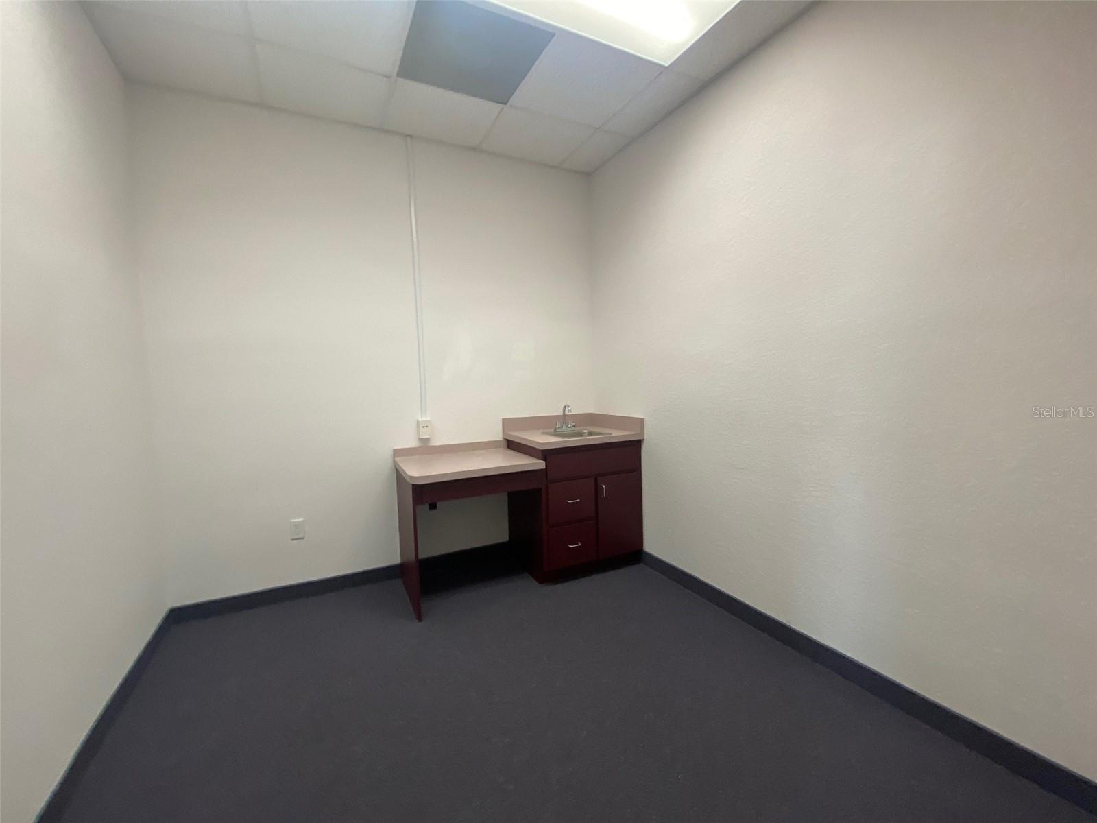 MARION OAKS UN 02 - Commercial Lease