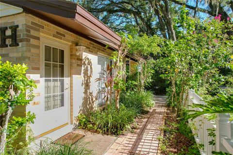 A home in LAKELAND