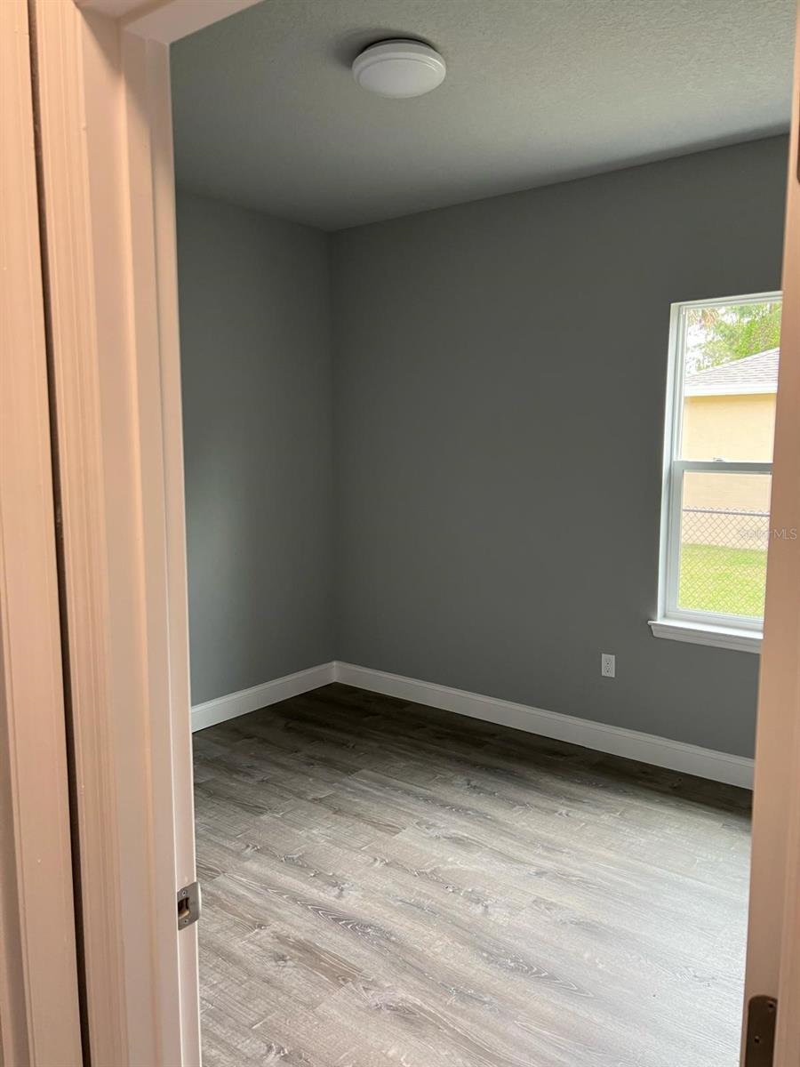 04 FAIRWAYS - Residential Lease