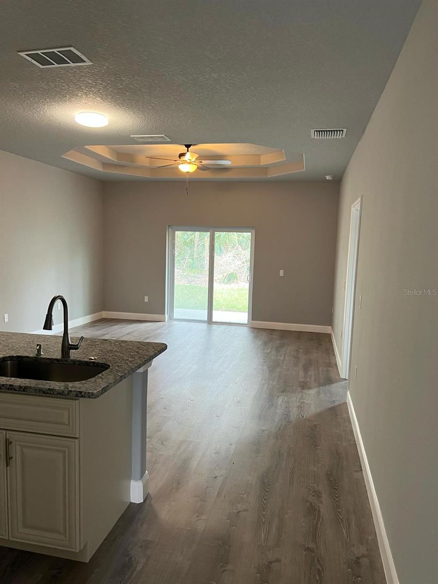 04 FAIRWAYS - Residential Lease