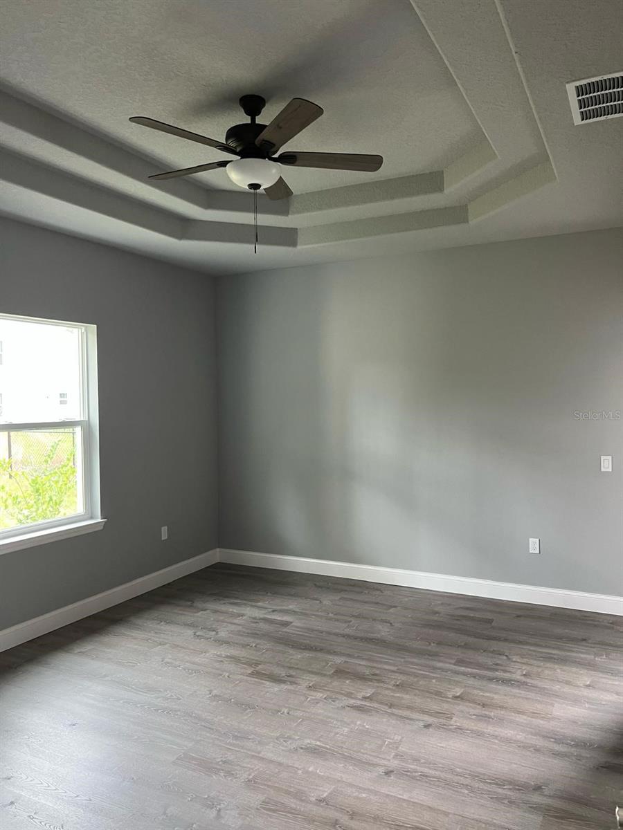 04 FAIRWAYS - Residential Lease