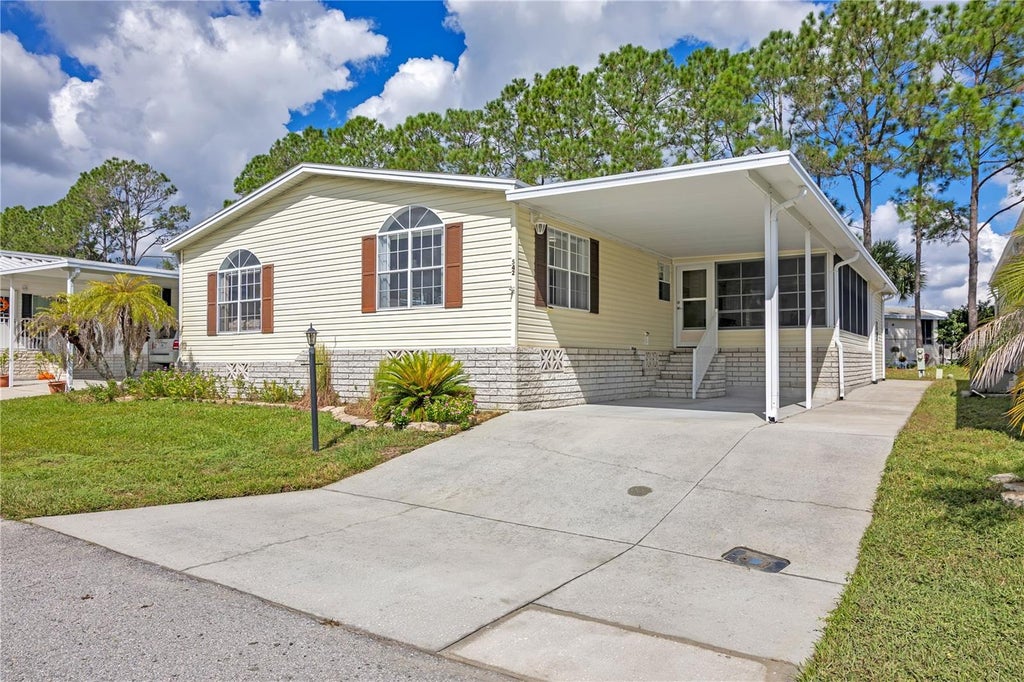 Photo of 542 Dreama Drive, Davenport, FL 33897 (MLS # L4965815)
