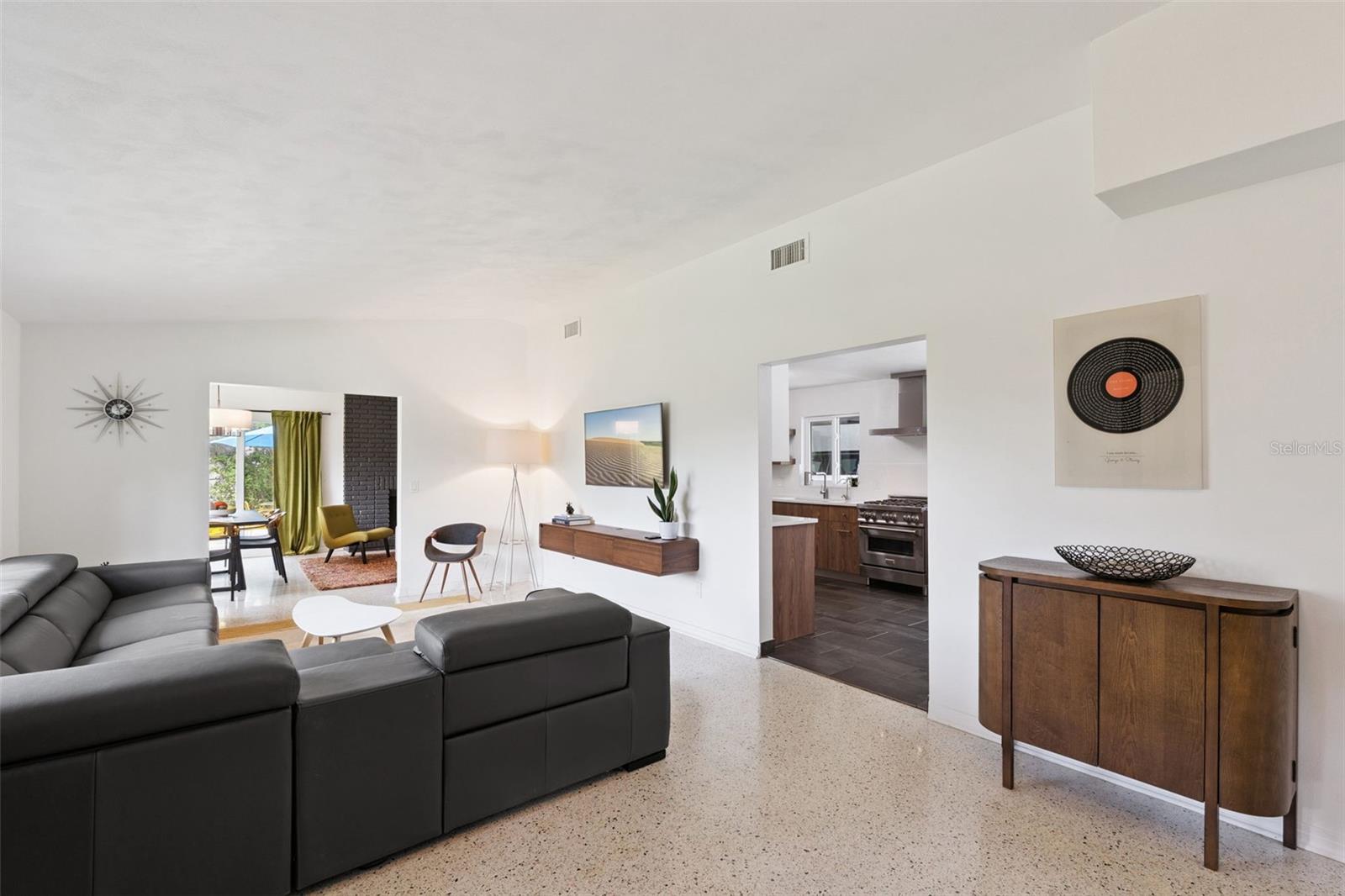 CRESCENT COVE HEIGHTS - Residential