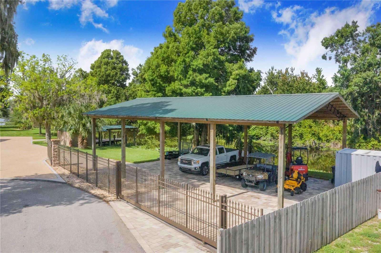 CHERRY POCKET - Residential