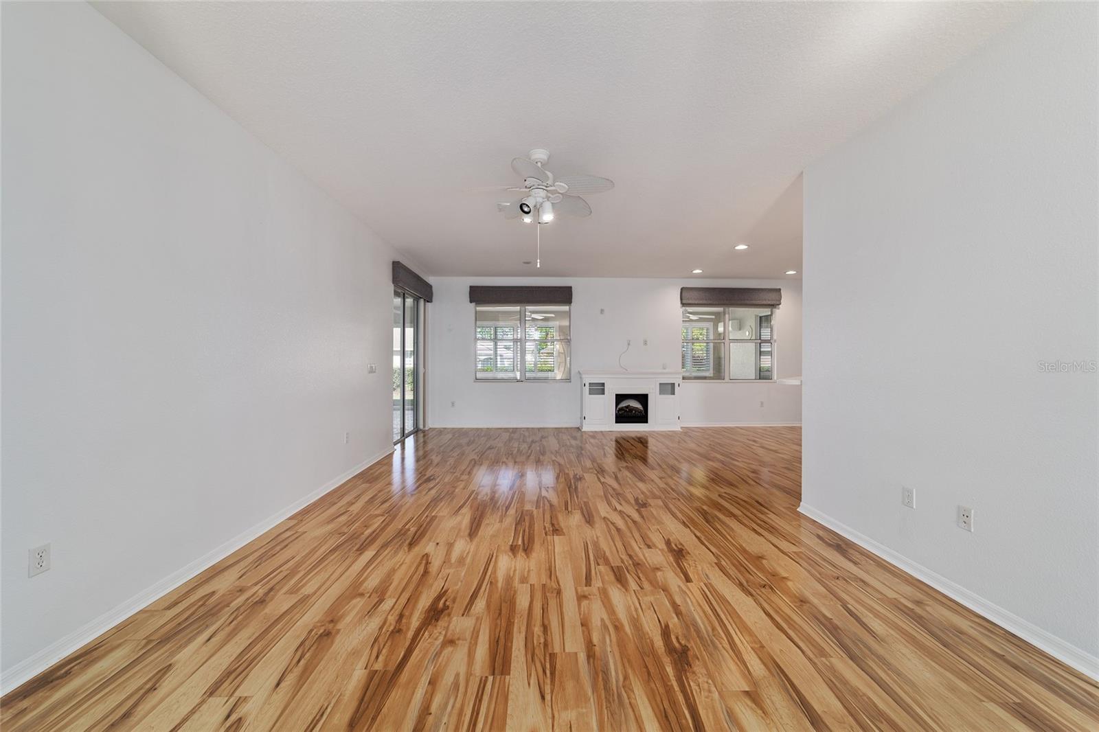 ON TOP OF THE WORLD/CANDLER HILLS EAST PH I UN B - Residential