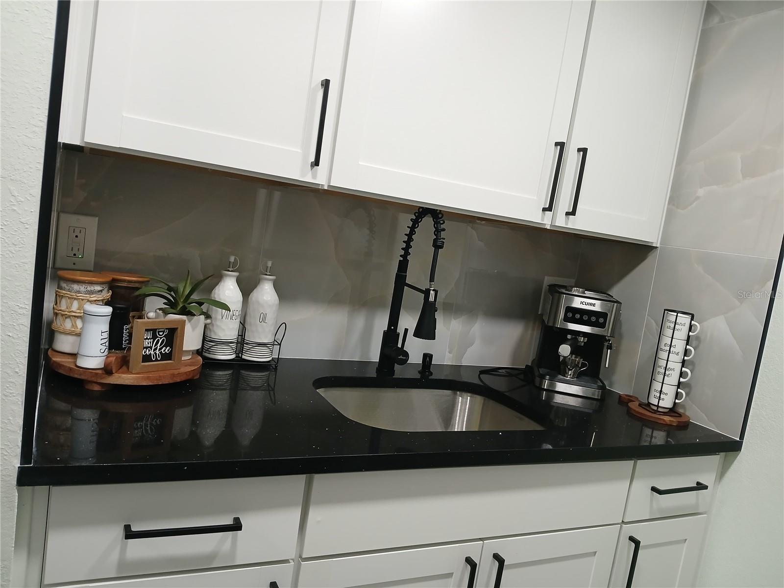 WATERSIDE CONDO II - Residential