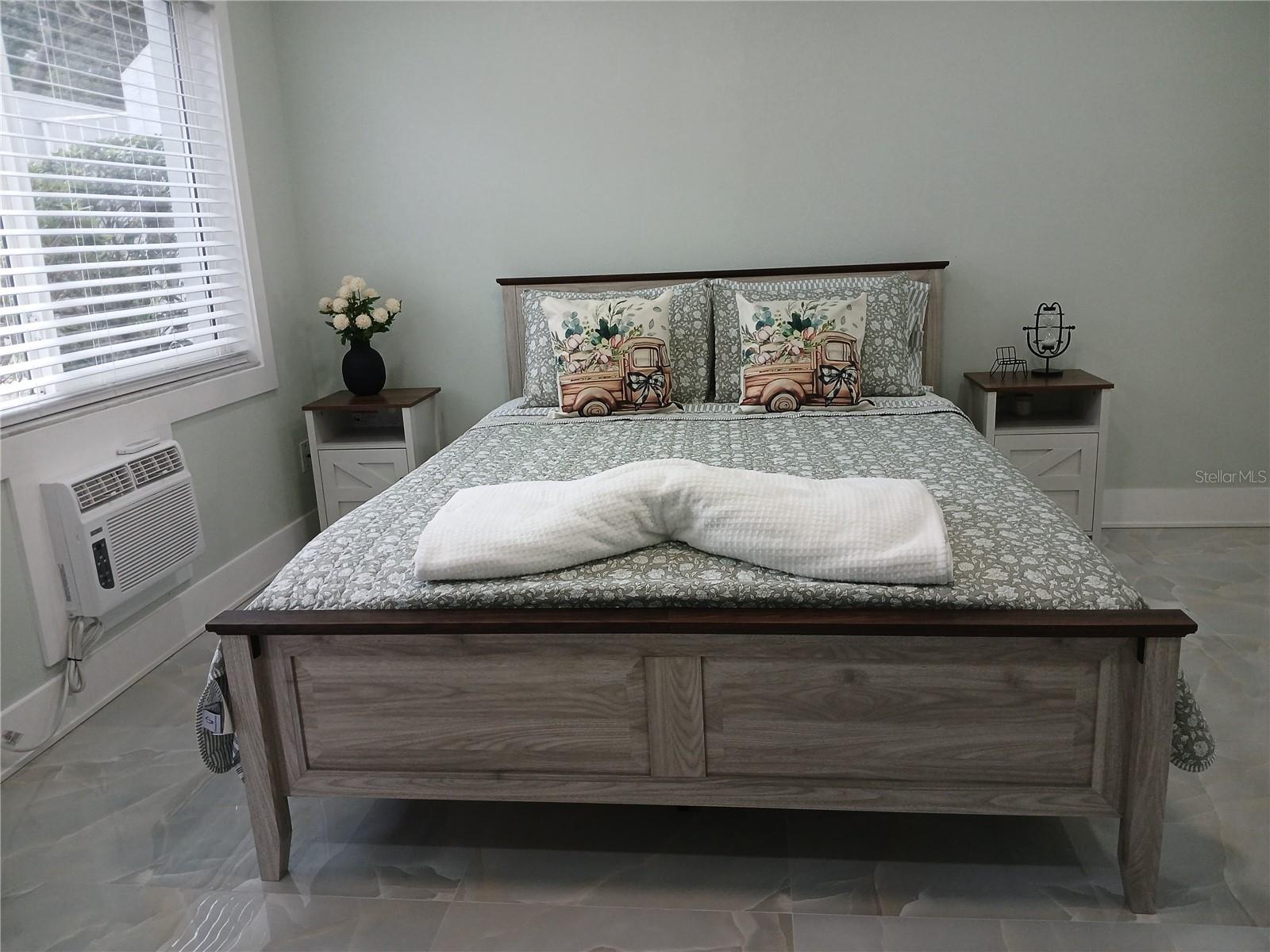 WATERSIDE CONDO II - Residential