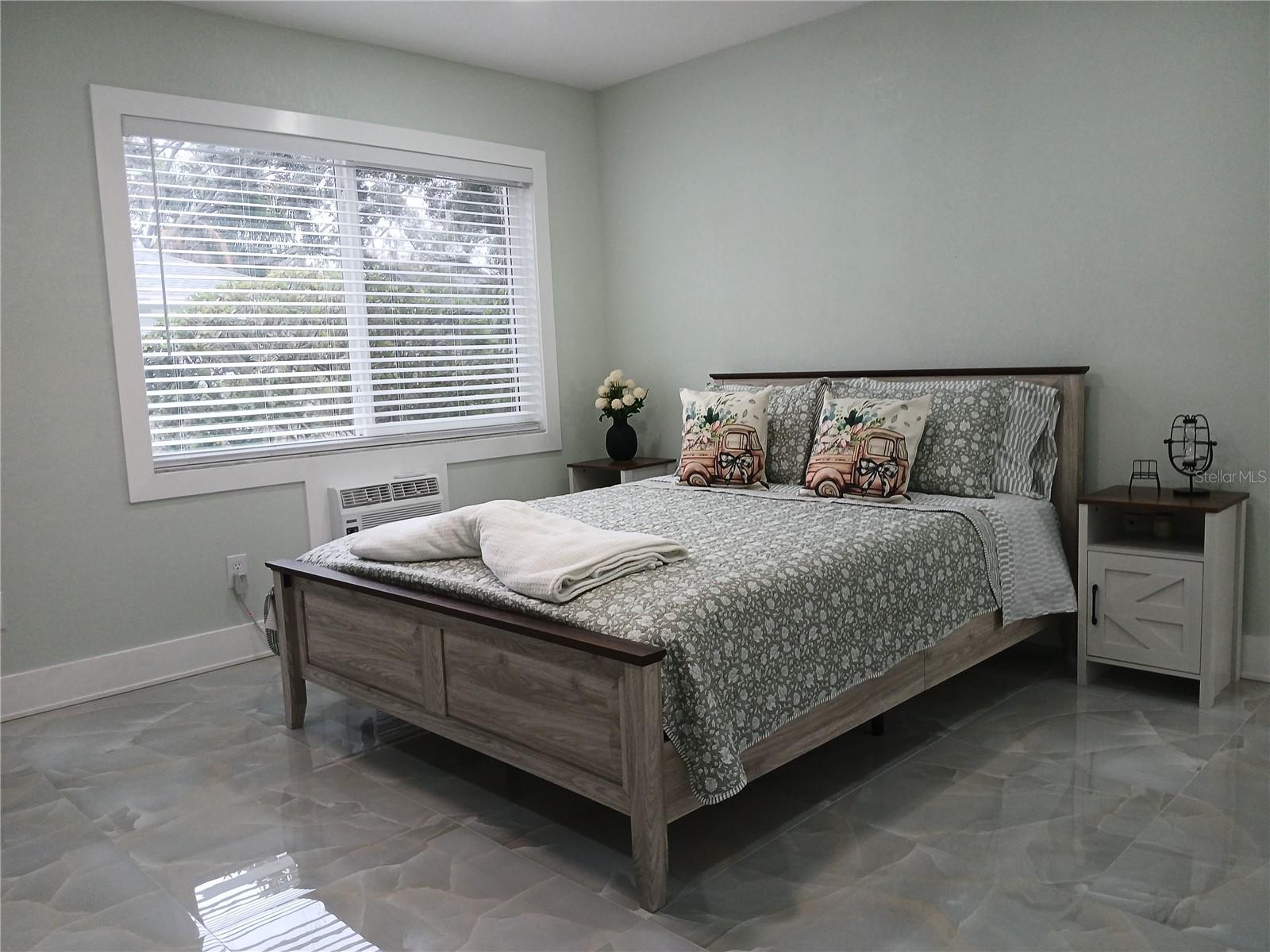 WATERSIDE CONDO II - Residential