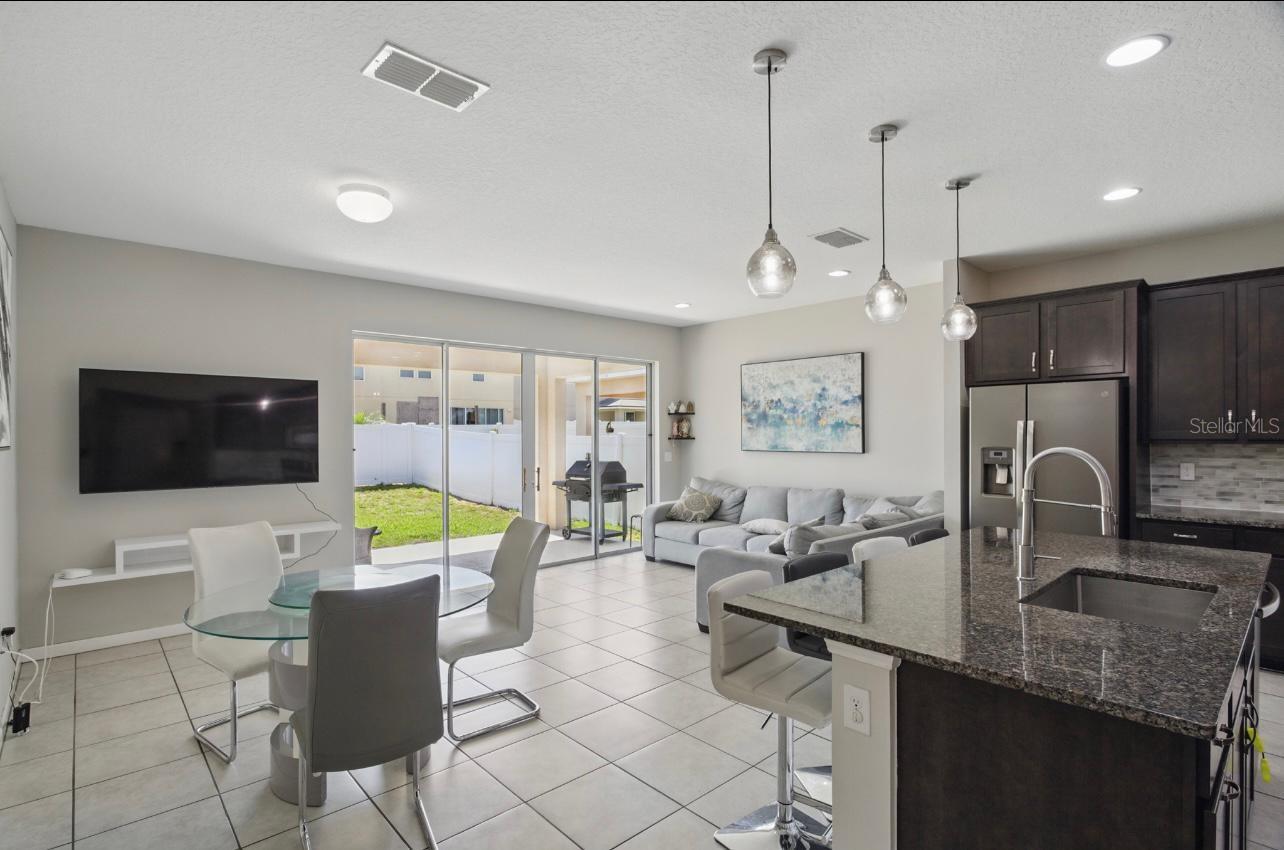 RIDGE/HLND MDWS - Residential