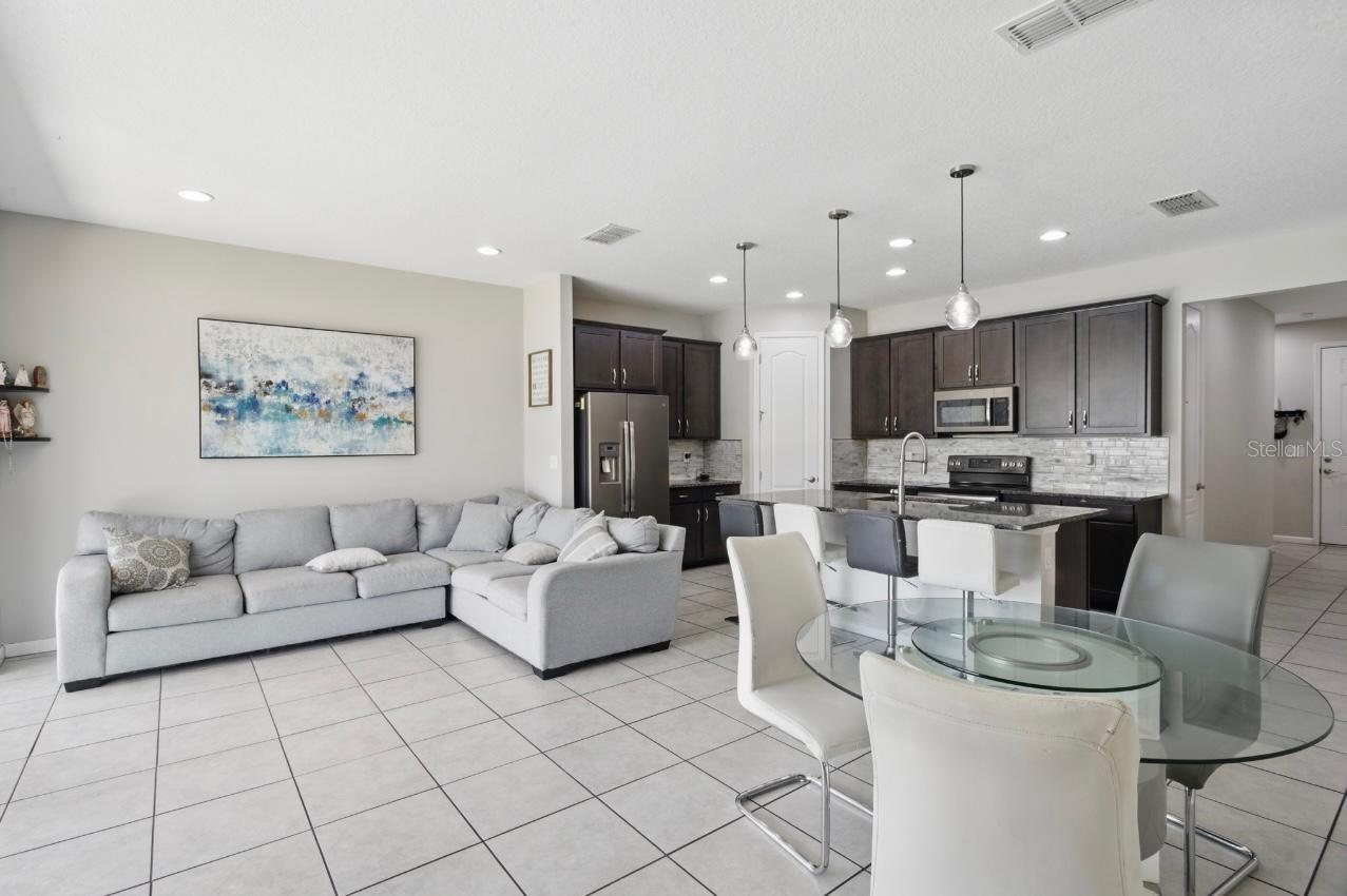 RIDGE/HLND MDWS - Residential