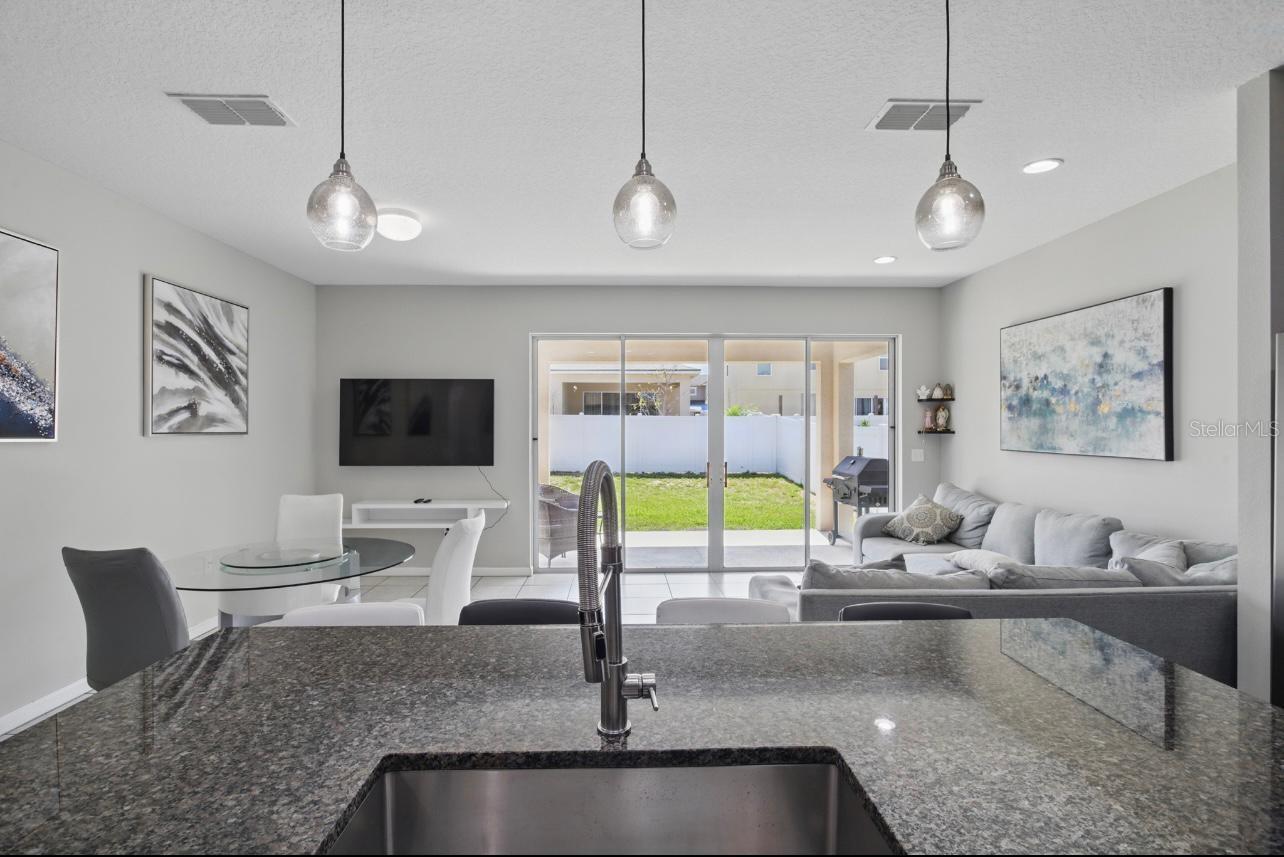 RIDGE/HLND MDWS - Residential