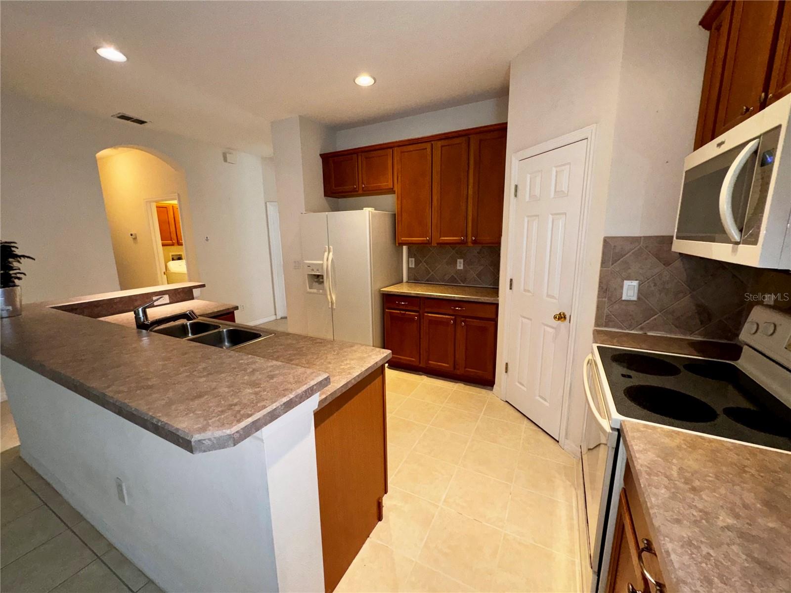 VISTA LAKES VILLAGE N-13 WAVERLY - Residential Lease