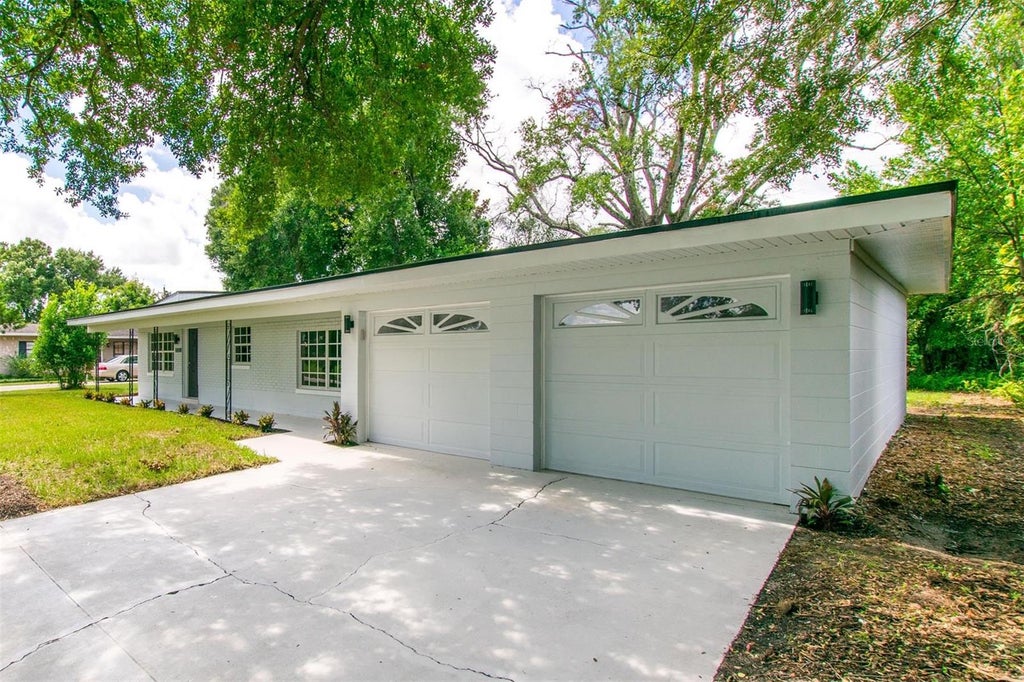 Photo of 1008 Berwyn Road, Orlando, FL 32806 (MLS # O6434500)
