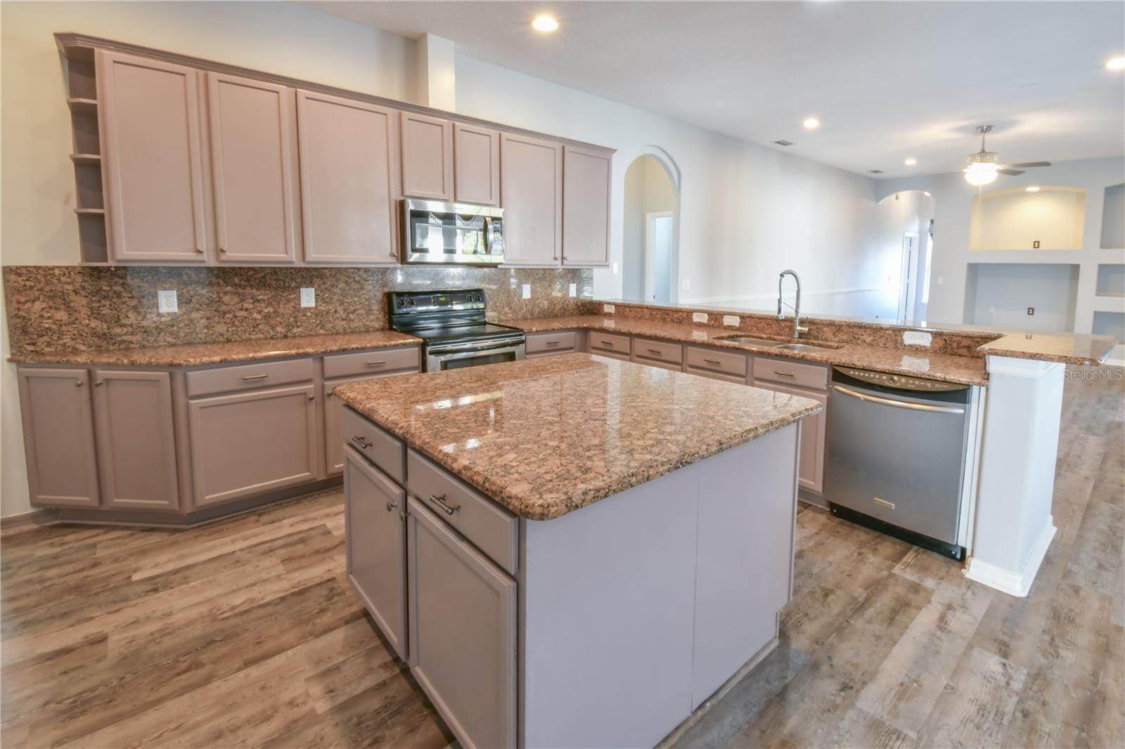 LAKE OLYMPIA CLUB - Residential