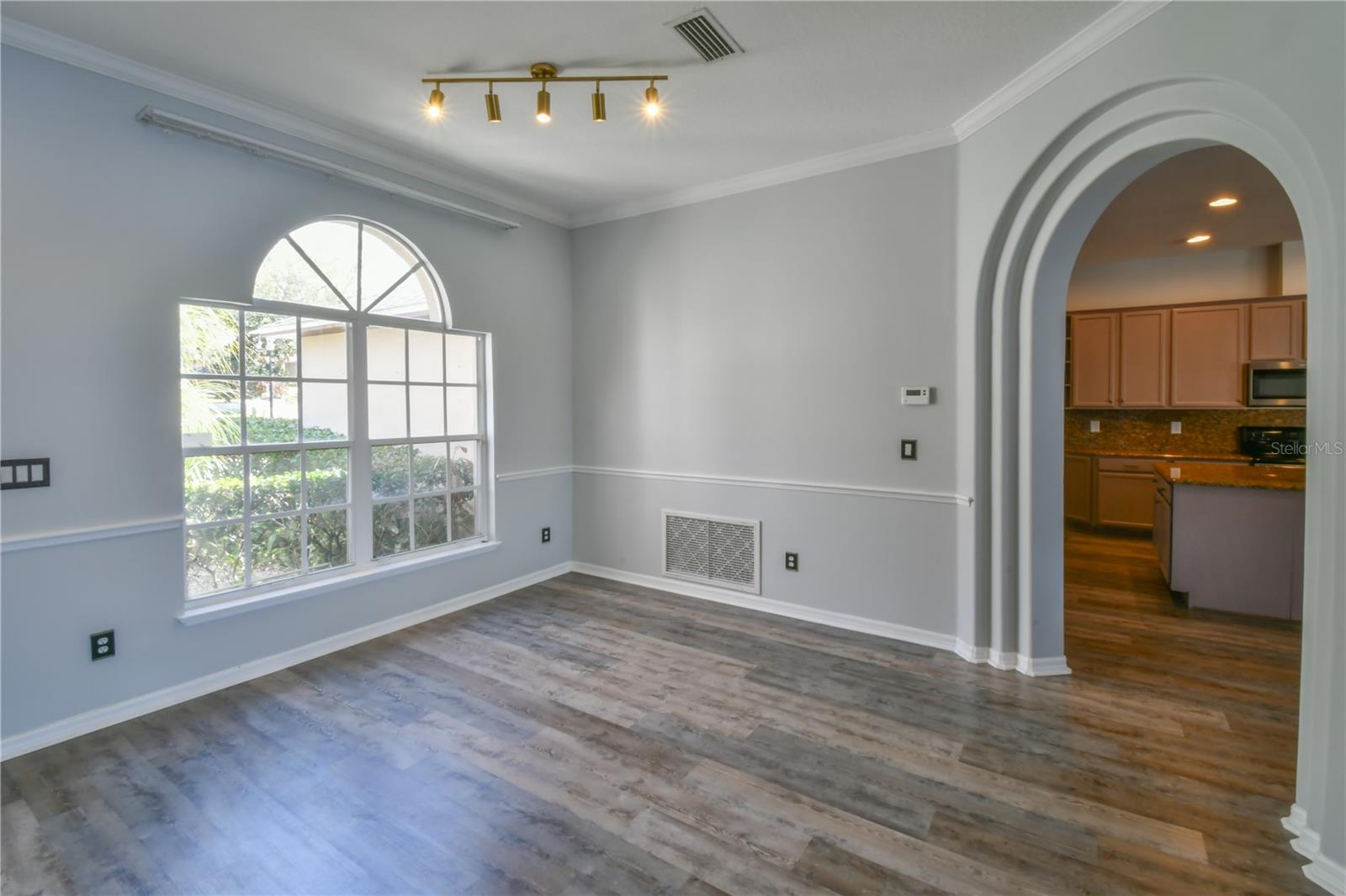 LAKE OLYMPIA CLUB - Residential