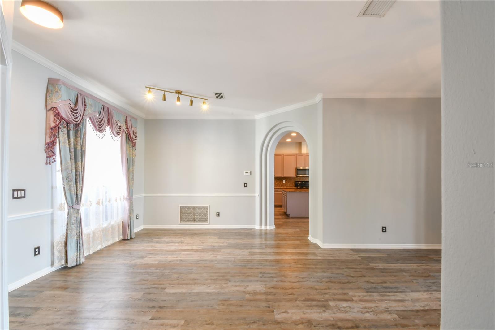 LAKE OLYMPIA CLUB - Residential