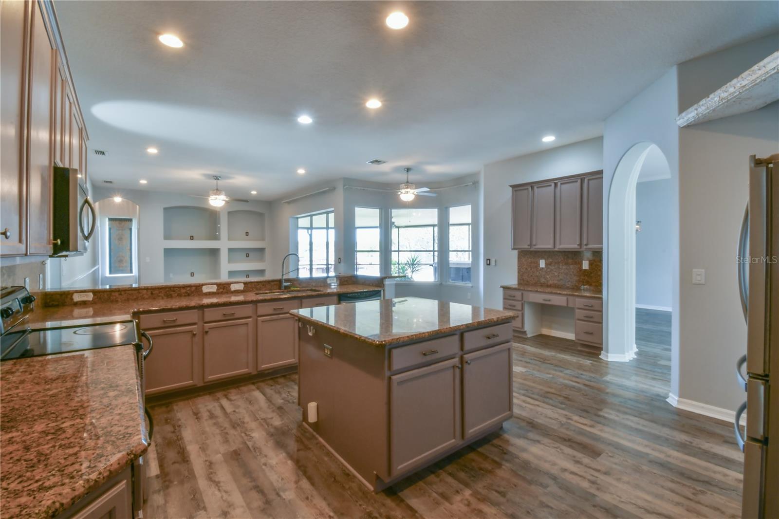 LAKE OLYMPIA CLUB - Residential