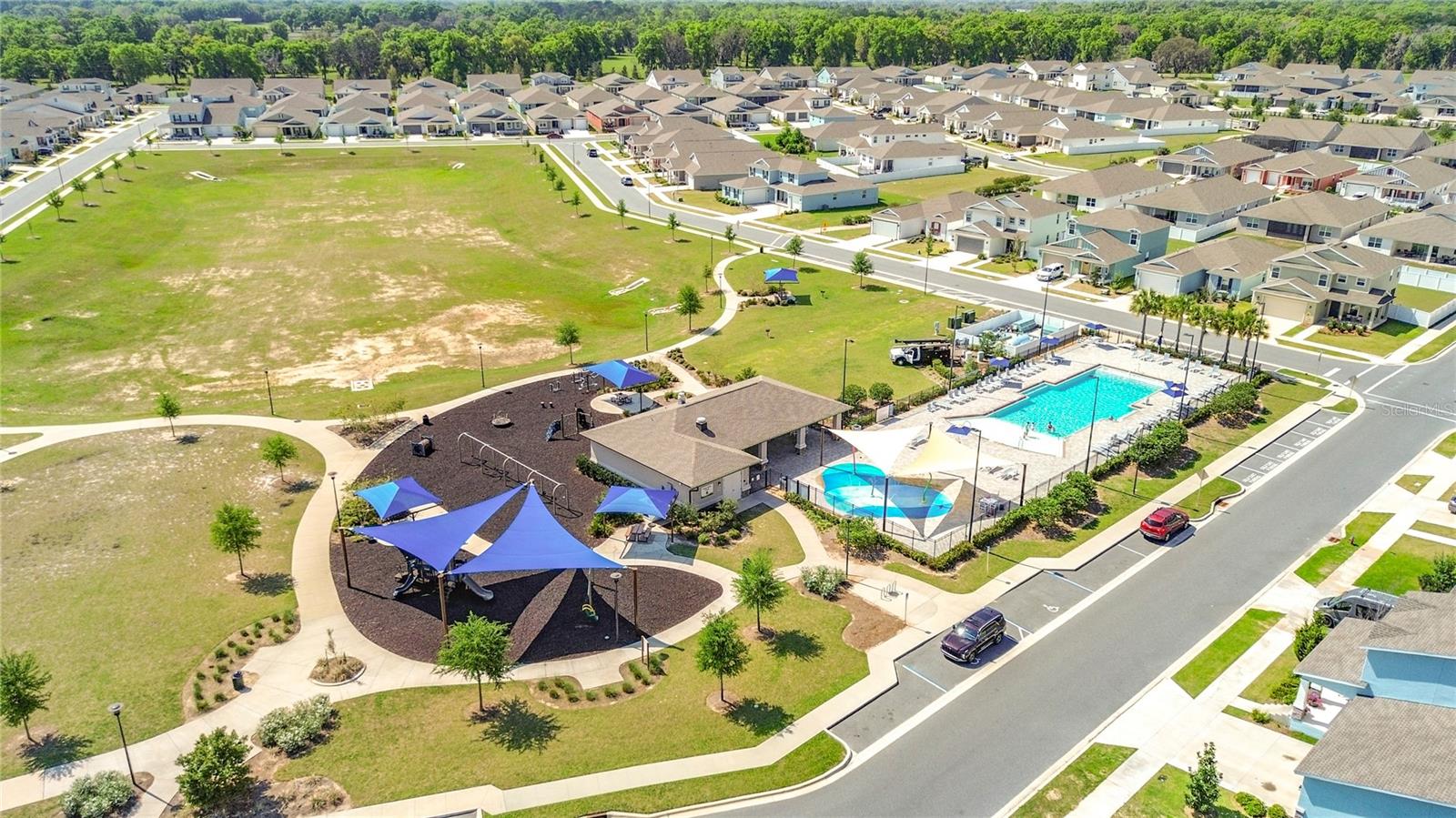 CALESA TOWNSHIP ROAN HILLS PH - Residential