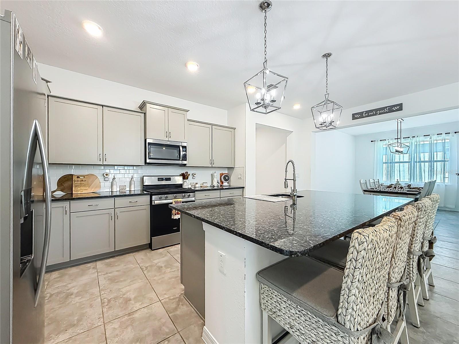 CALESA TOWNSHIP ROAN HILLS PH - Residential