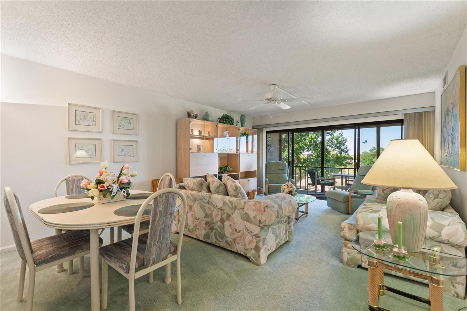 LA CASA CONDO - Residential