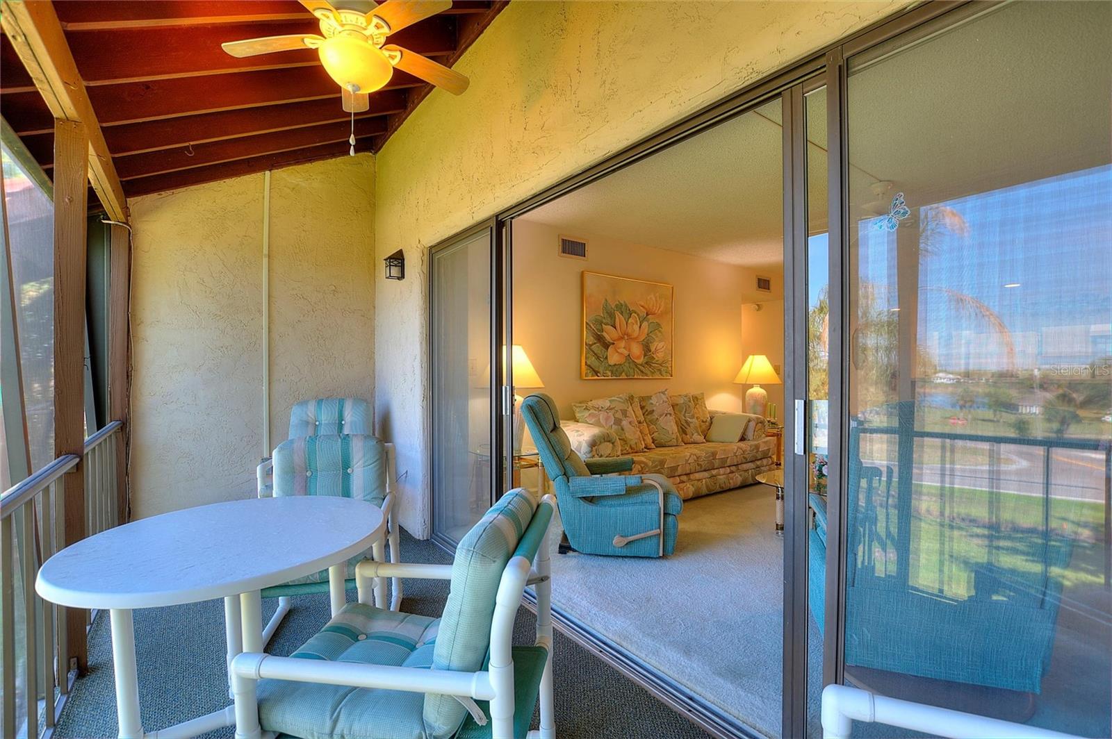 LA CASA CONDO - Residential