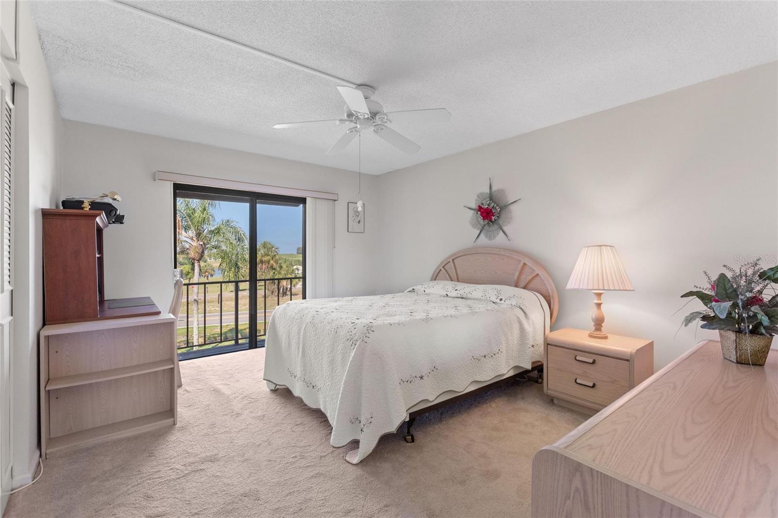 LA CASA CONDO - Residential