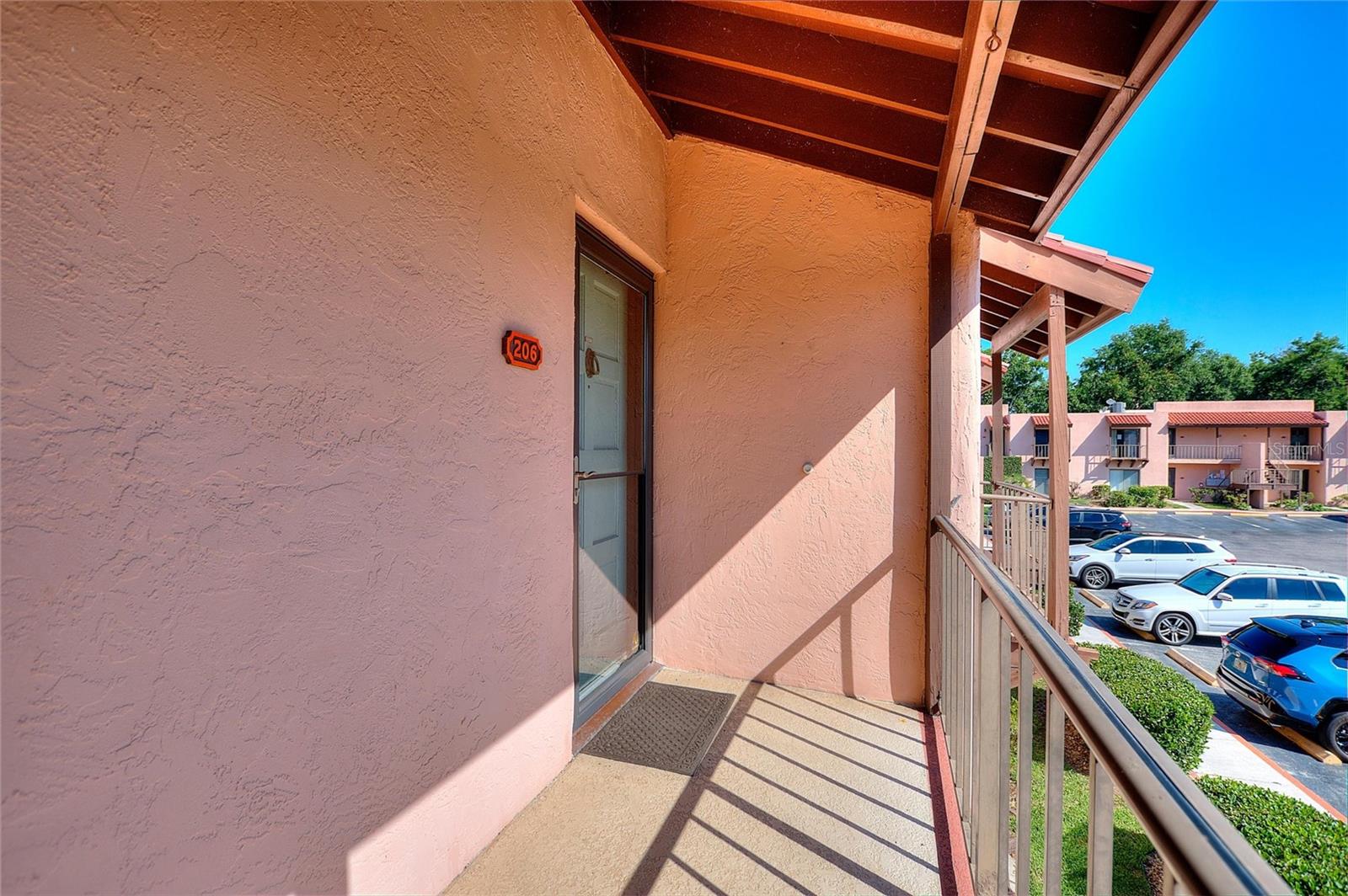 LA CASA CONDO - Residential