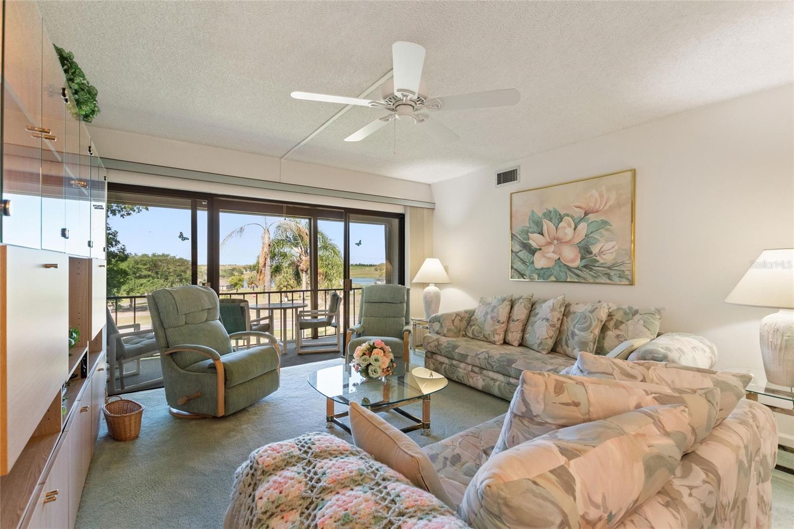 LA CASA CONDO - Residential