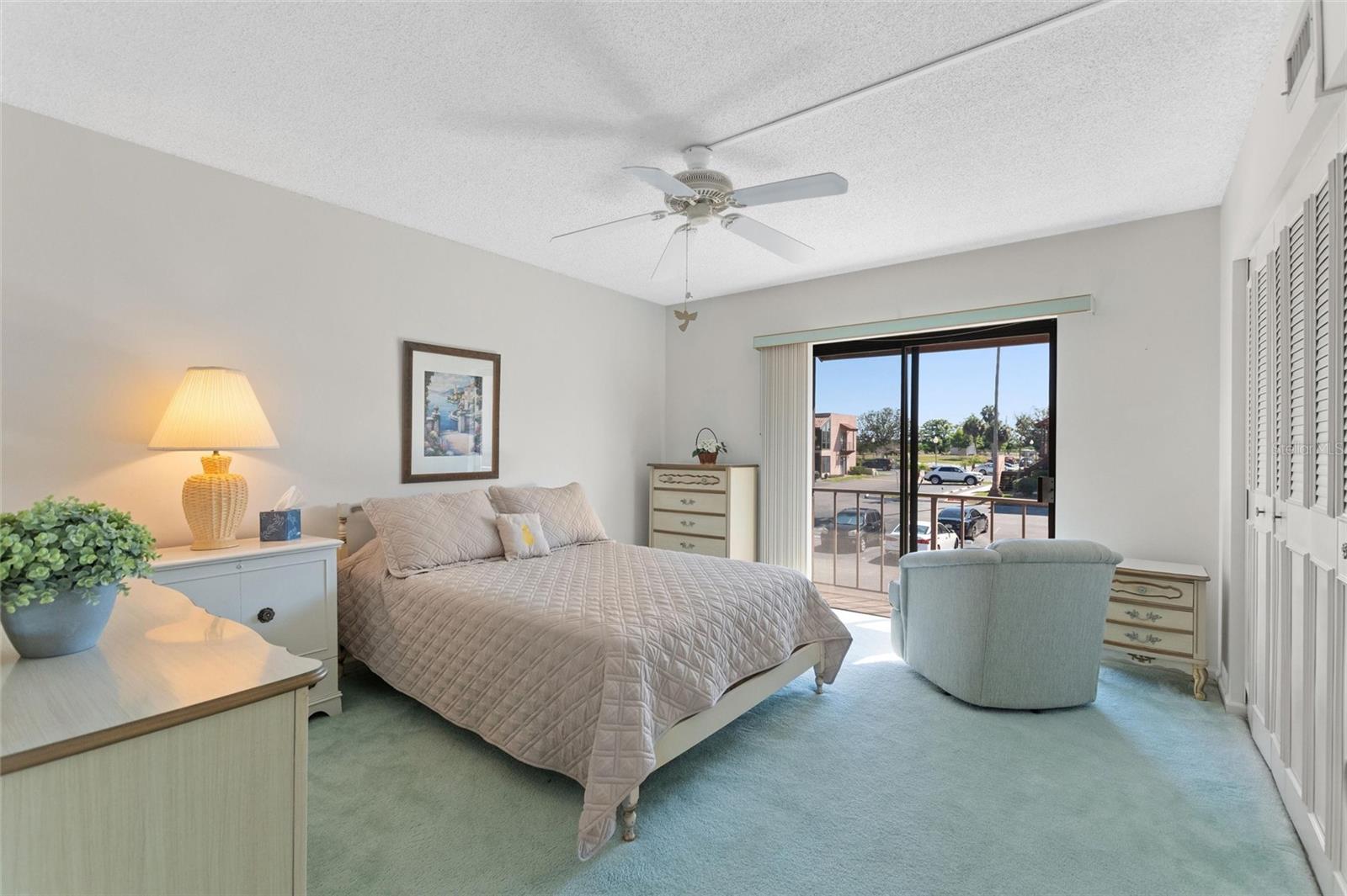 LA CASA CONDO - Residential