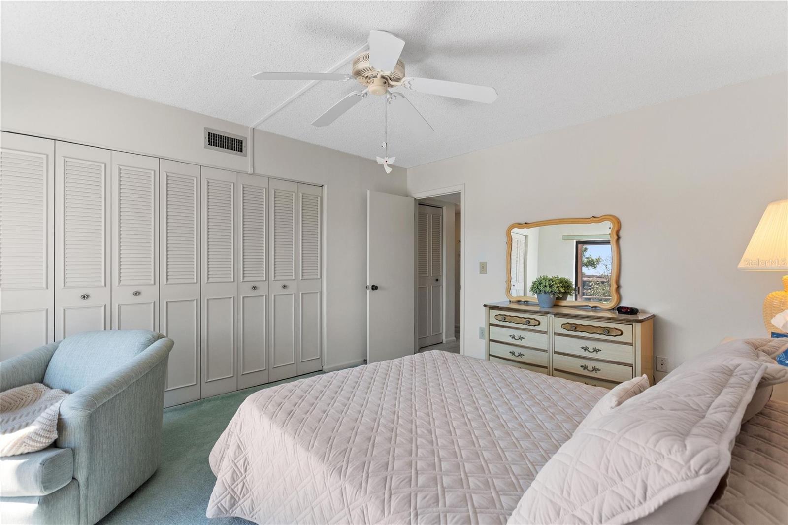 LA CASA CONDO - Residential