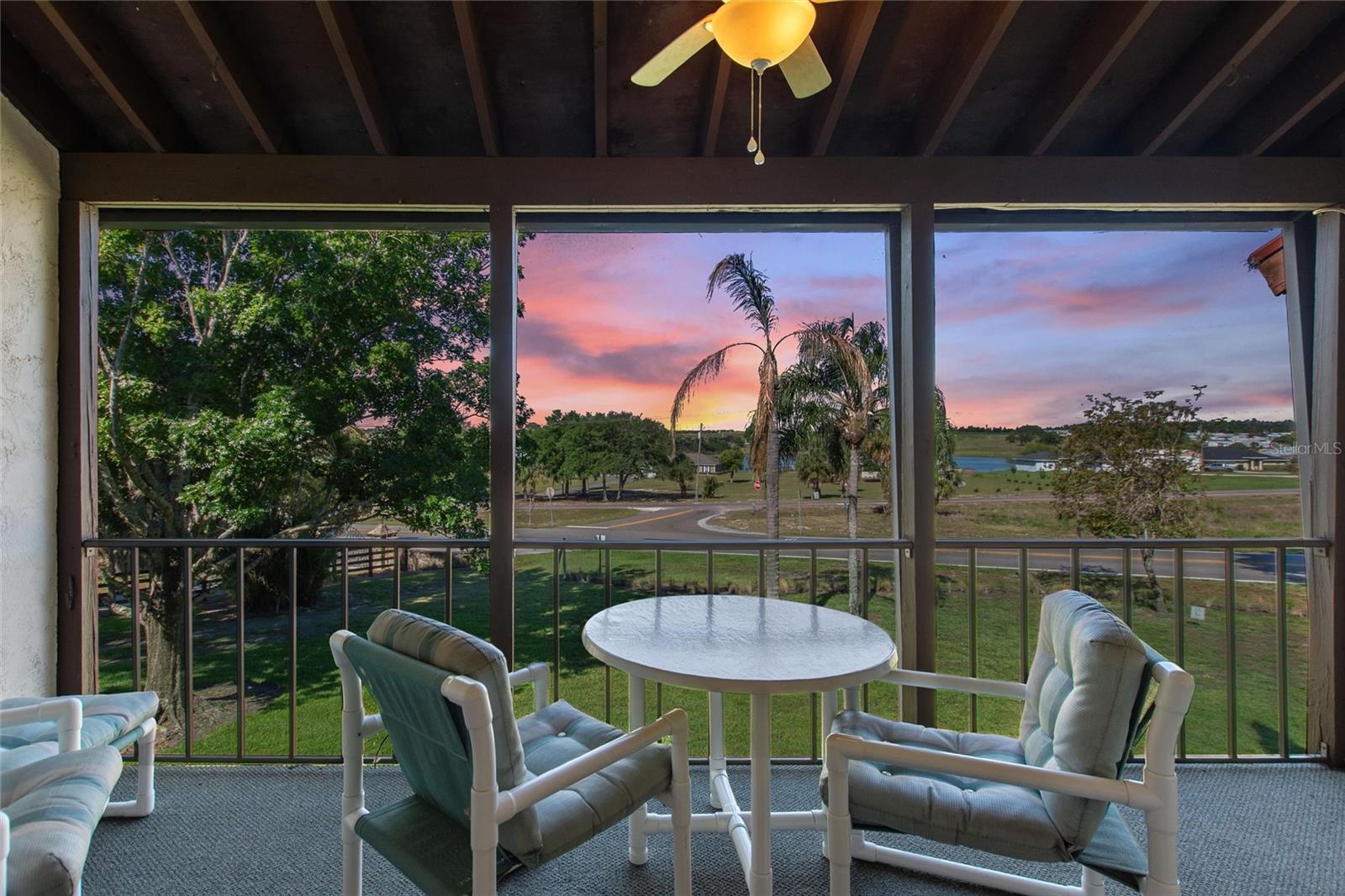LA CASA CONDO - Residential