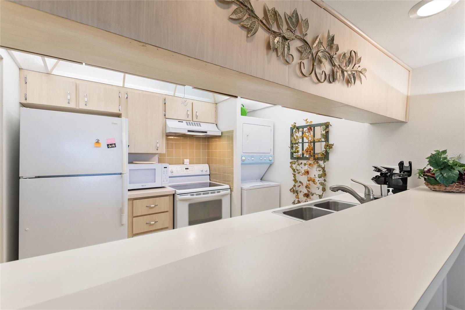 LA CASA CONDO - Residential
