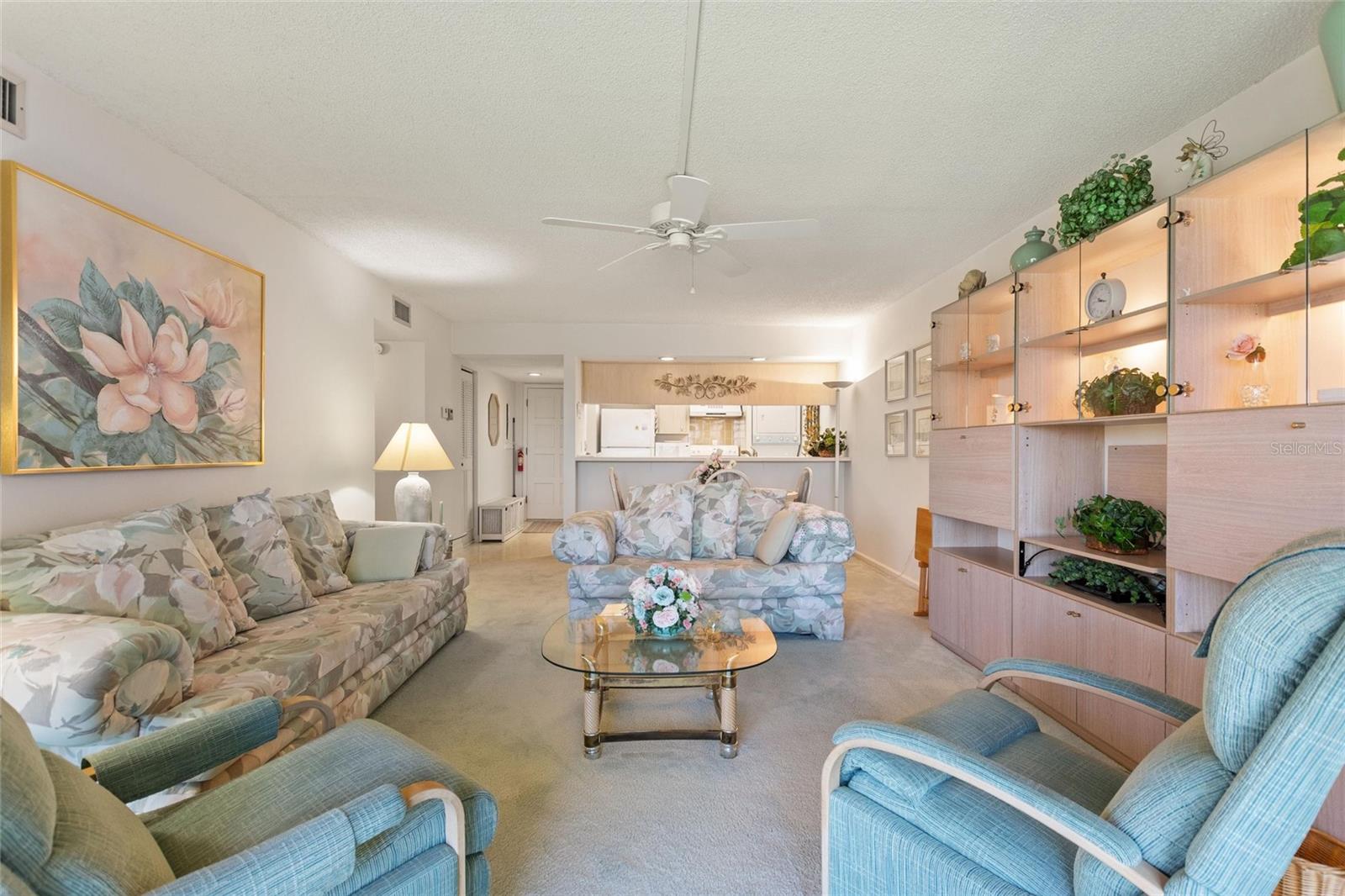 LA CASA CONDO - Residential