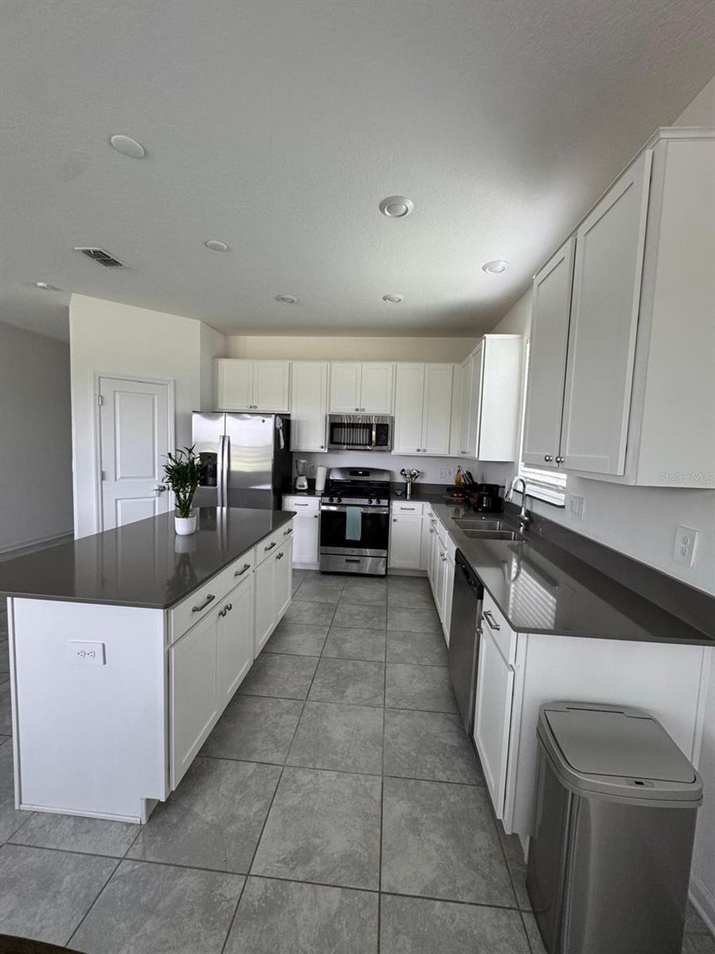 Photo of 26316 Feathergrass Circle, Leesburg, FL 34748 (MLS # G5106404)