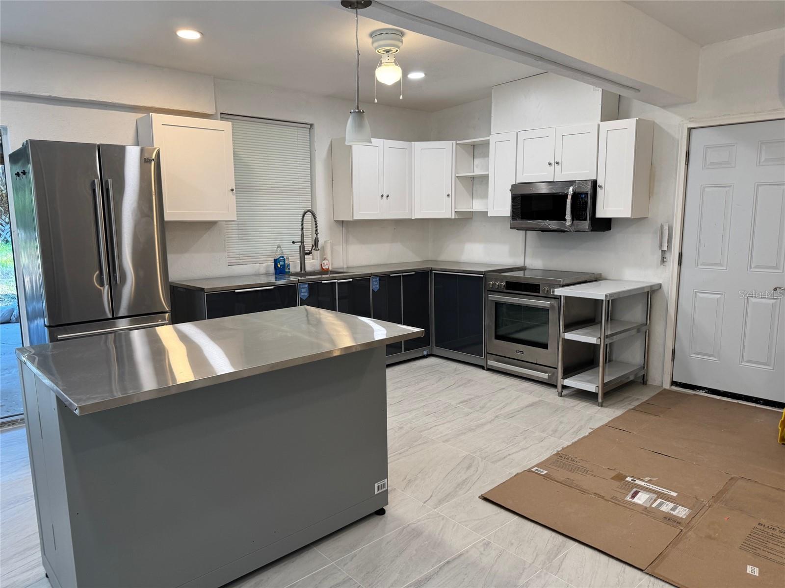 14312 W SUTTON COURT