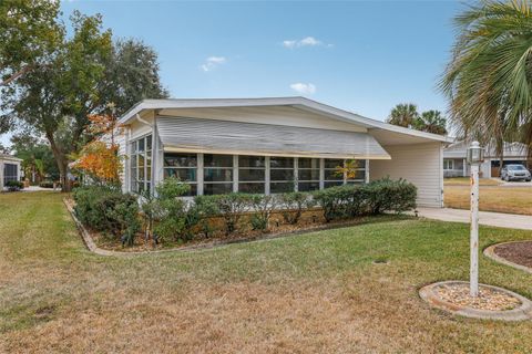 A home in LADY LAKE