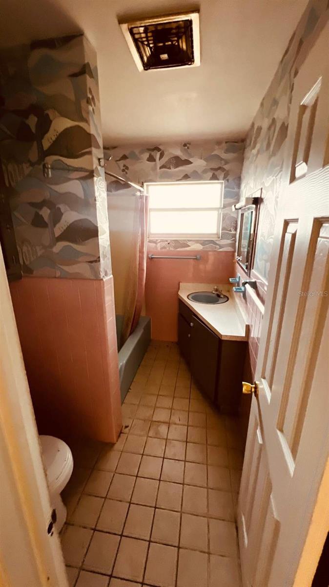 RAINBOW LAKES ESTATE - Residential